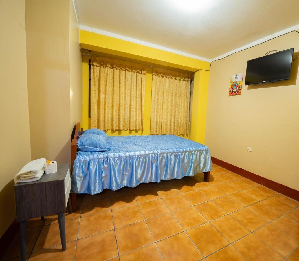 Отель Hostal Tarapaca Уануко Экстерьер фото