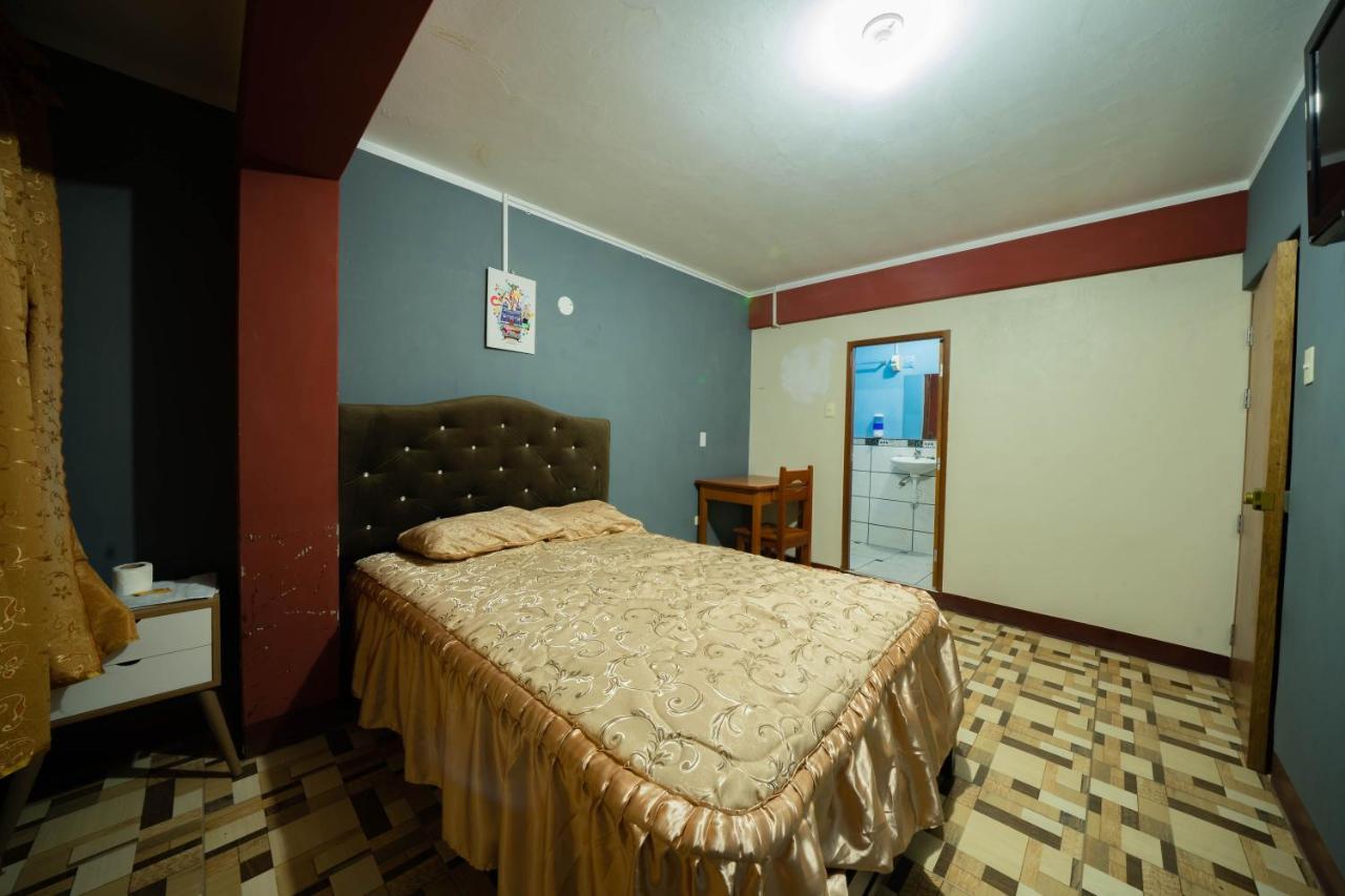 Отель Hostal Tarapaca Уануко Экстерьер фото